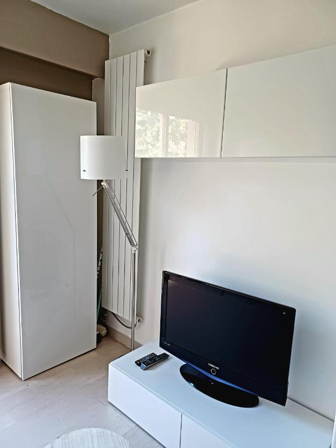 Studio A Nice Avec Piscine ภายนอก รูปภาพ