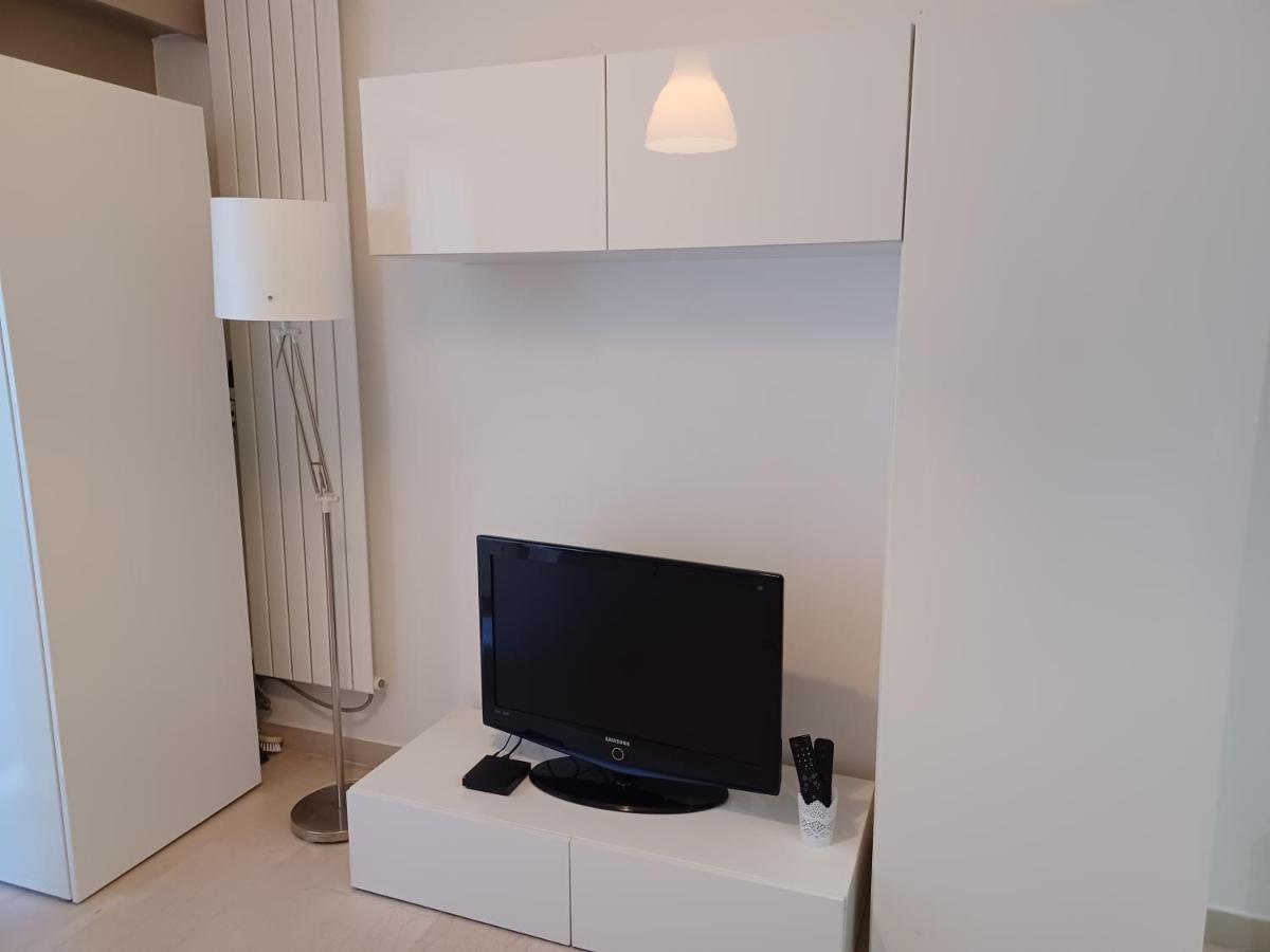 Studio A Nice Avec Piscine ภายนอก รูปภาพ